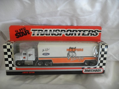 1992 Alan Kulwicki NASCAR Diecast 7 Hooters Hauler Transporter 1:64 Matchbox Super Star 1